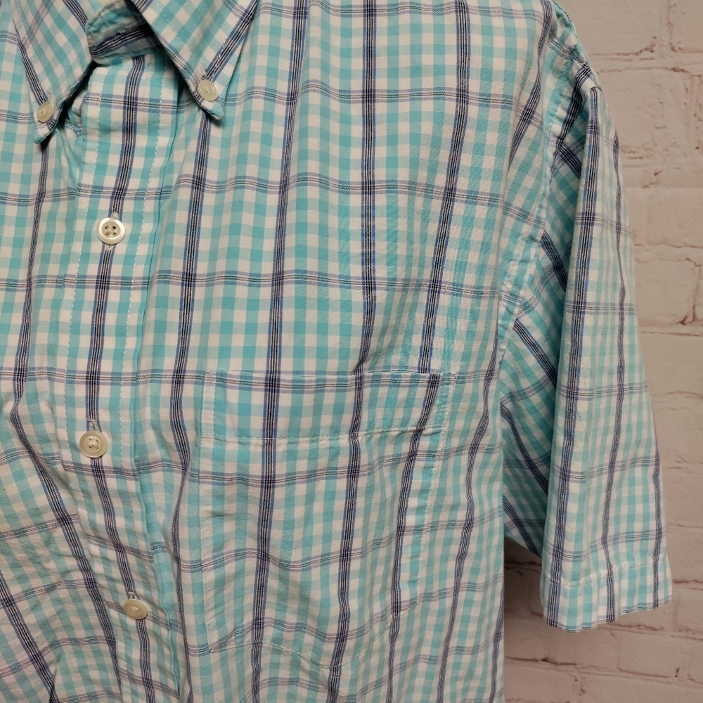 RESERVED Izod and Dickies short sleeve button-up shirts. Large. 723 - Picture 3 of 10